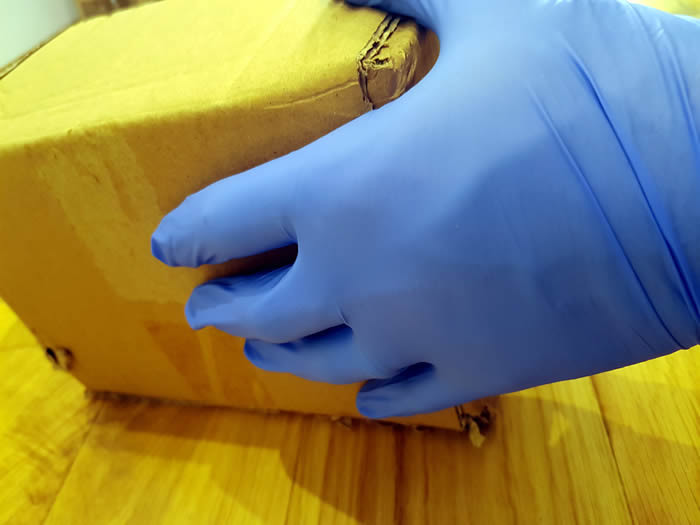 Gloves handling parcels